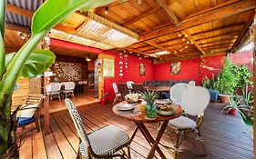 Les Baroudeurs Hostel